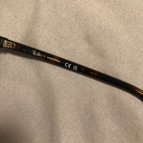 Ray Ban RB 5397 Elliot 8174 eyeglasses in tortoise color. Measures 50*19 145 - Picture 4 of 5